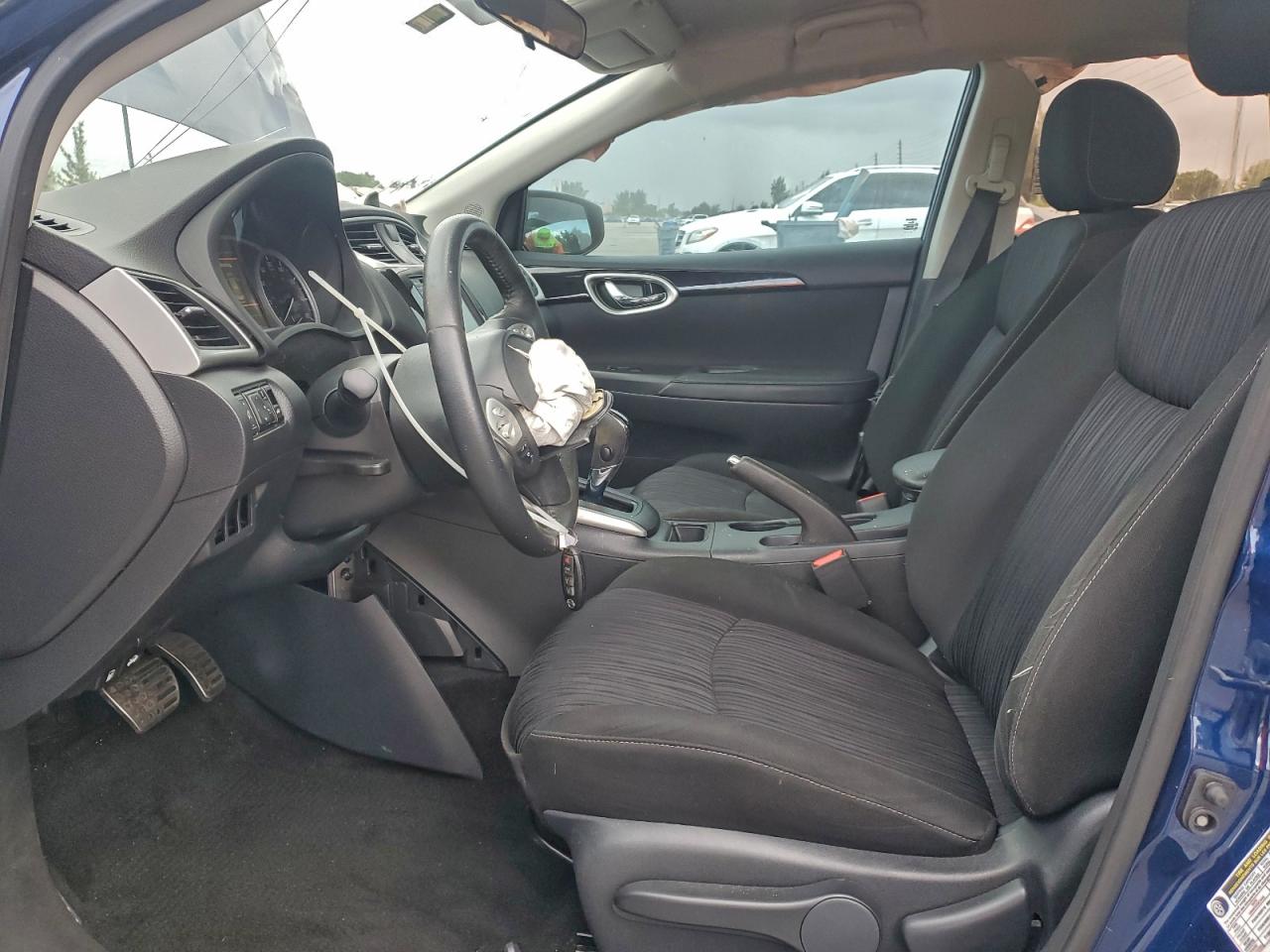 2019 NISSAN SENTRA S photo 7