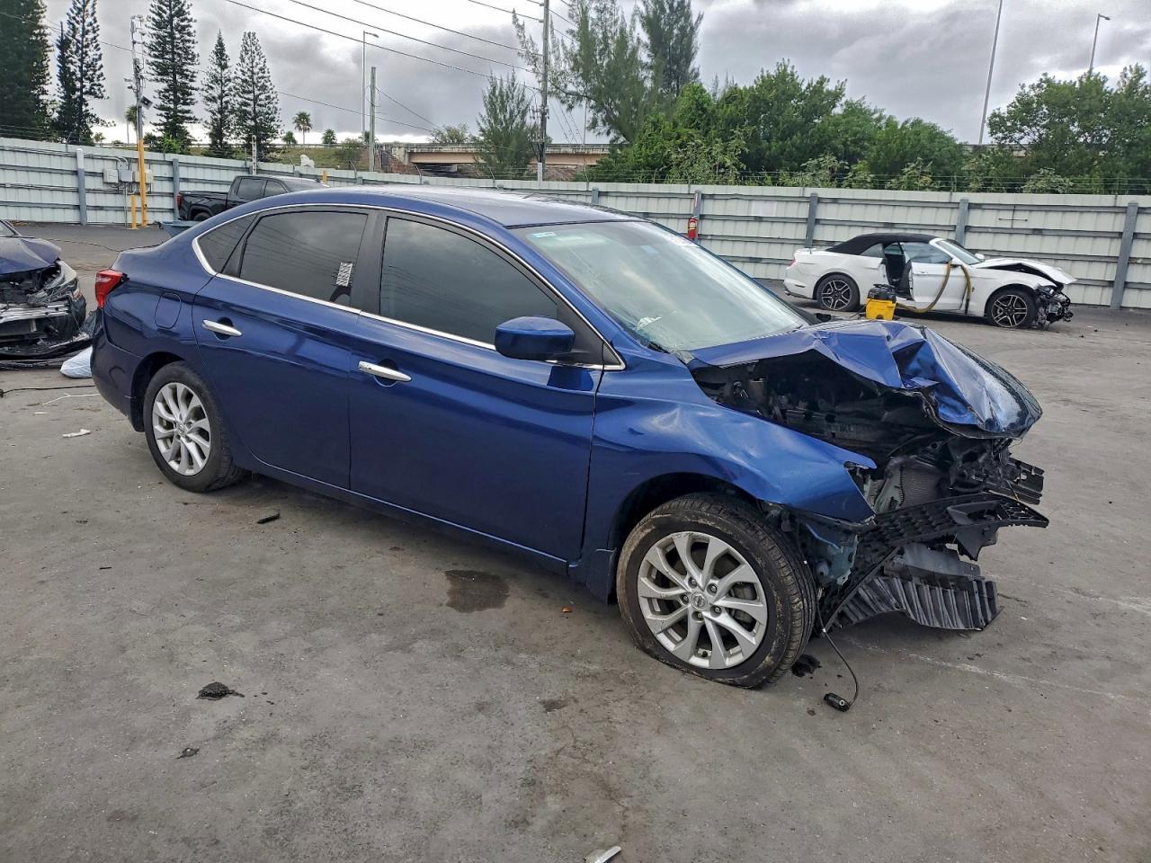 2019 NISSAN SENTRA S photo 4