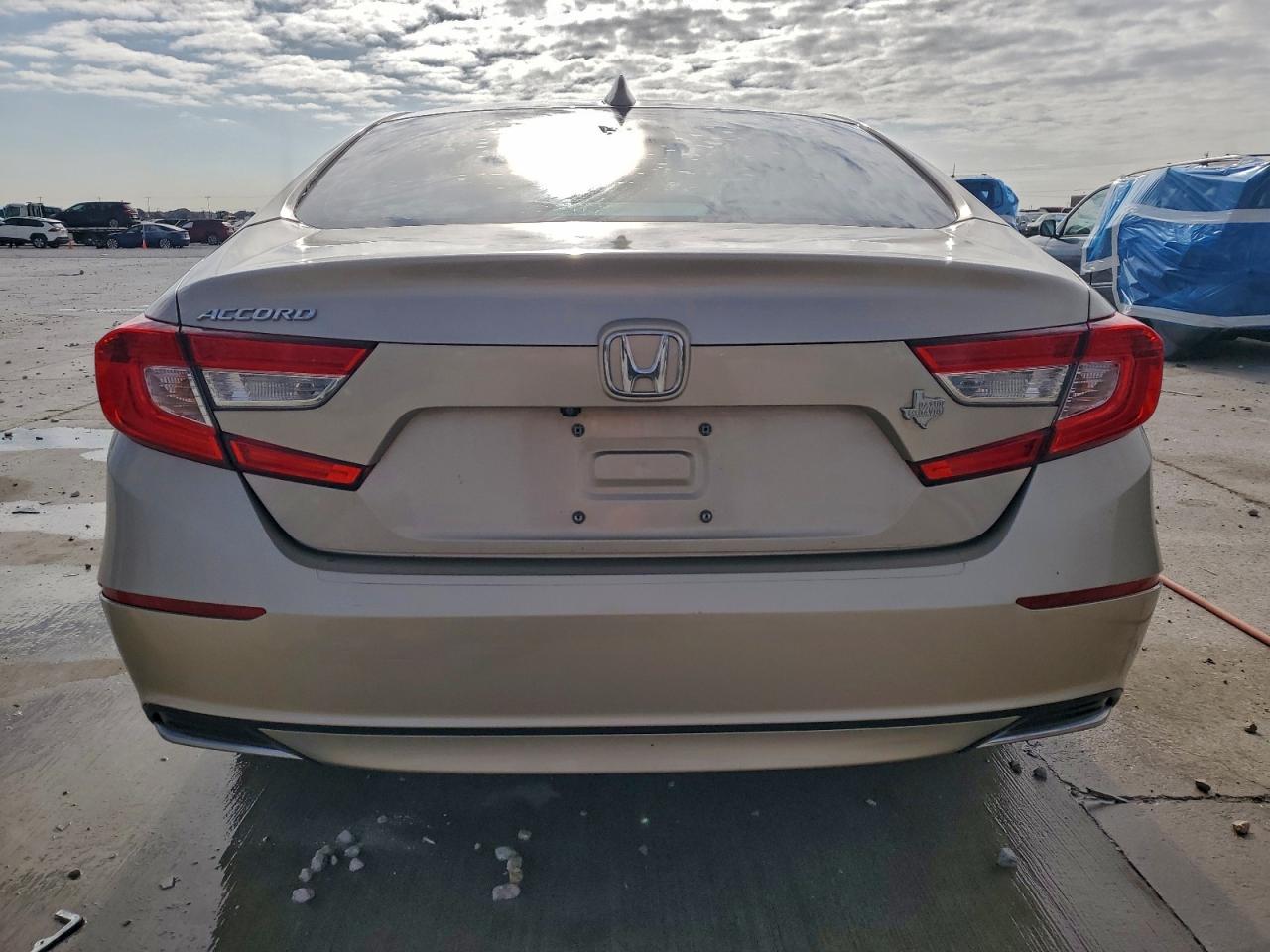 2018 HONDA ACCORD EX photo 16