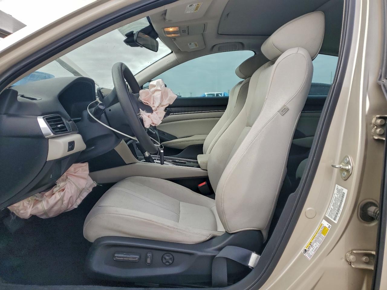 2018 HONDA ACCORD EX photo 19