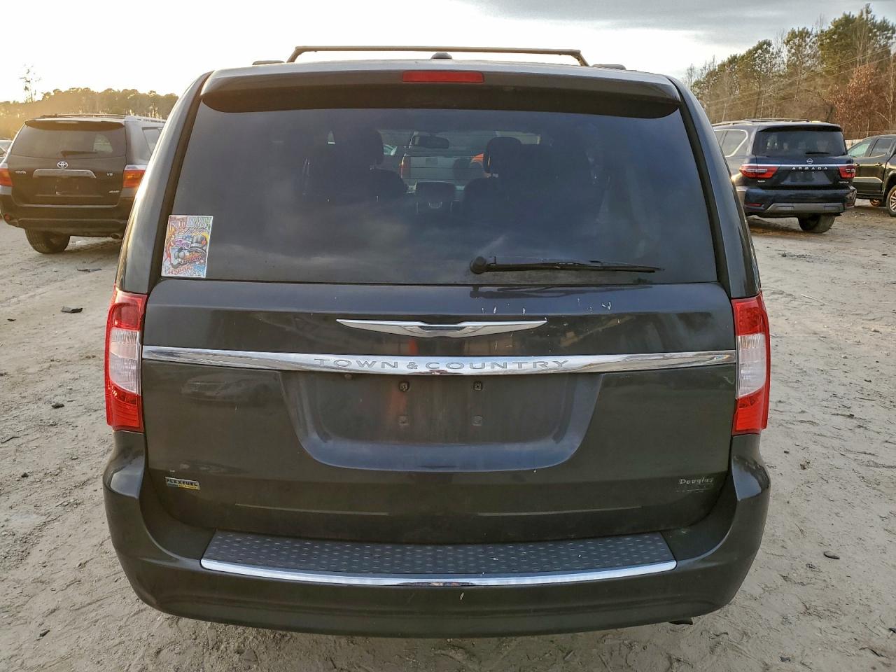 2012 CHRYSLER TOWN & COUNTRY TOURING photo 11