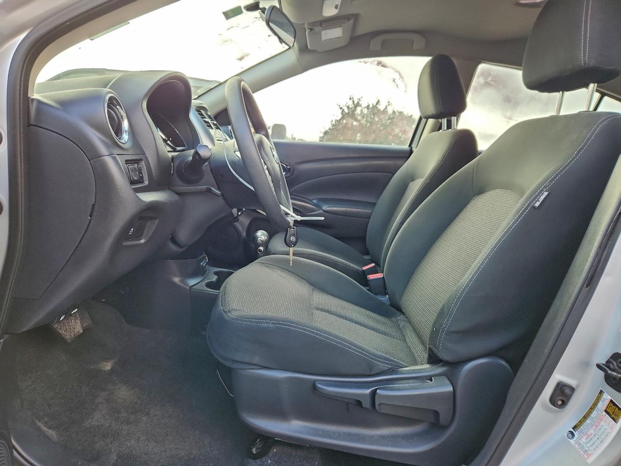 2018 NISSAN VERSA S photo 19