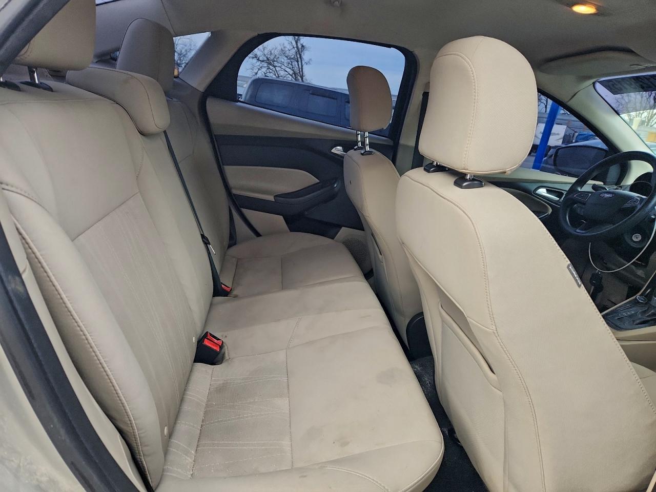 2015 FORD FOCUS SE photo 37