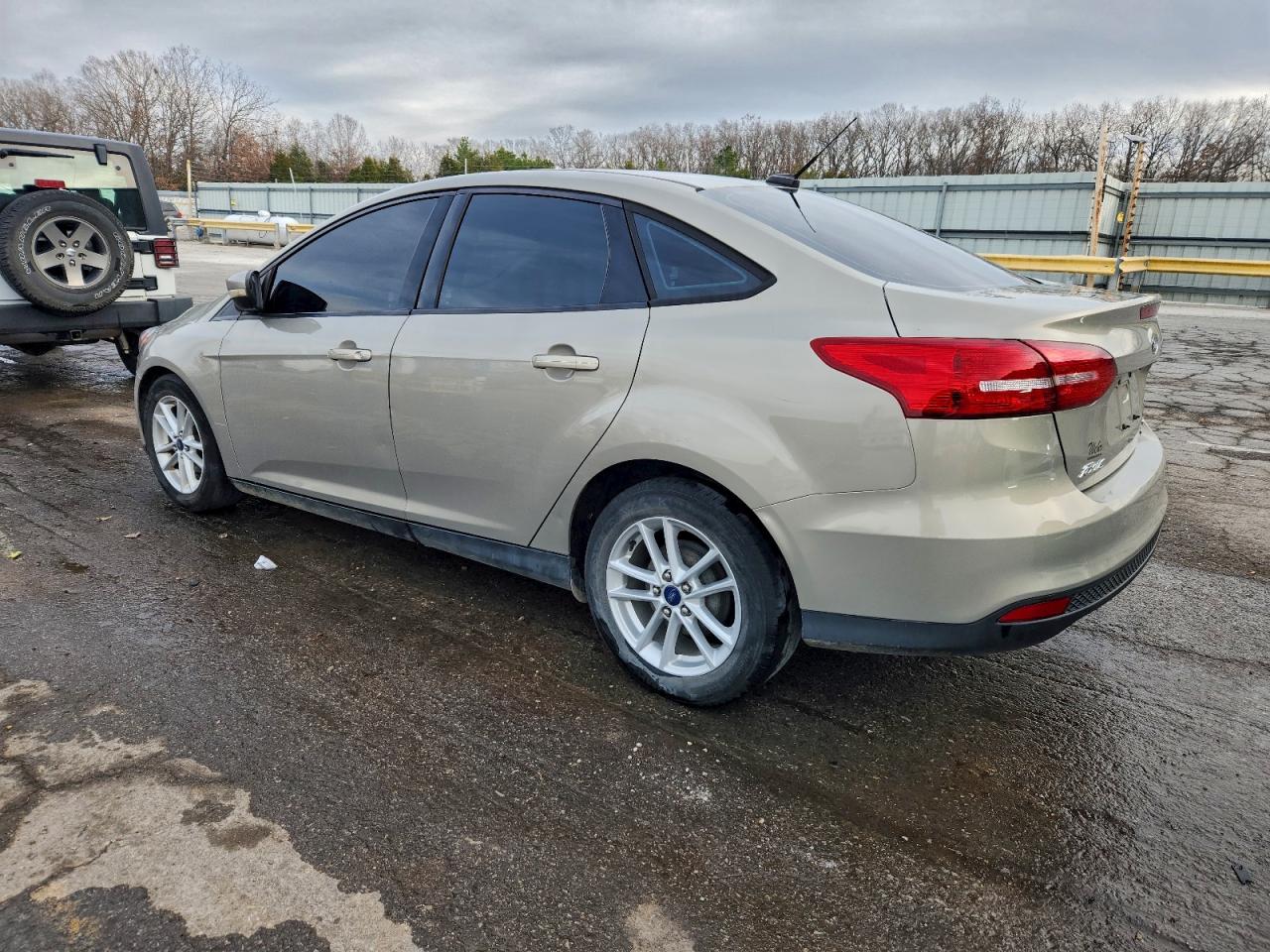 2015 FORD FOCUS SE photo 5