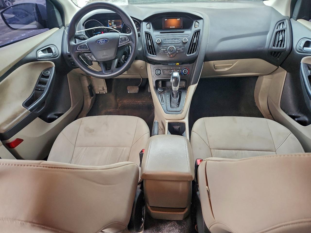 2015 FORD FOCUS SE photo 29