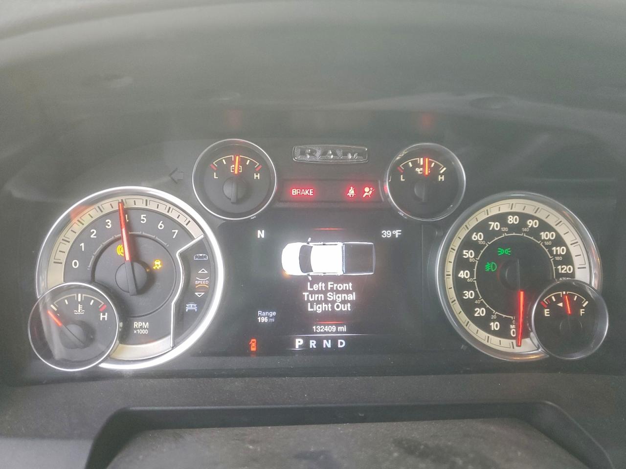 2016 RAM 1500 SLT photo 9