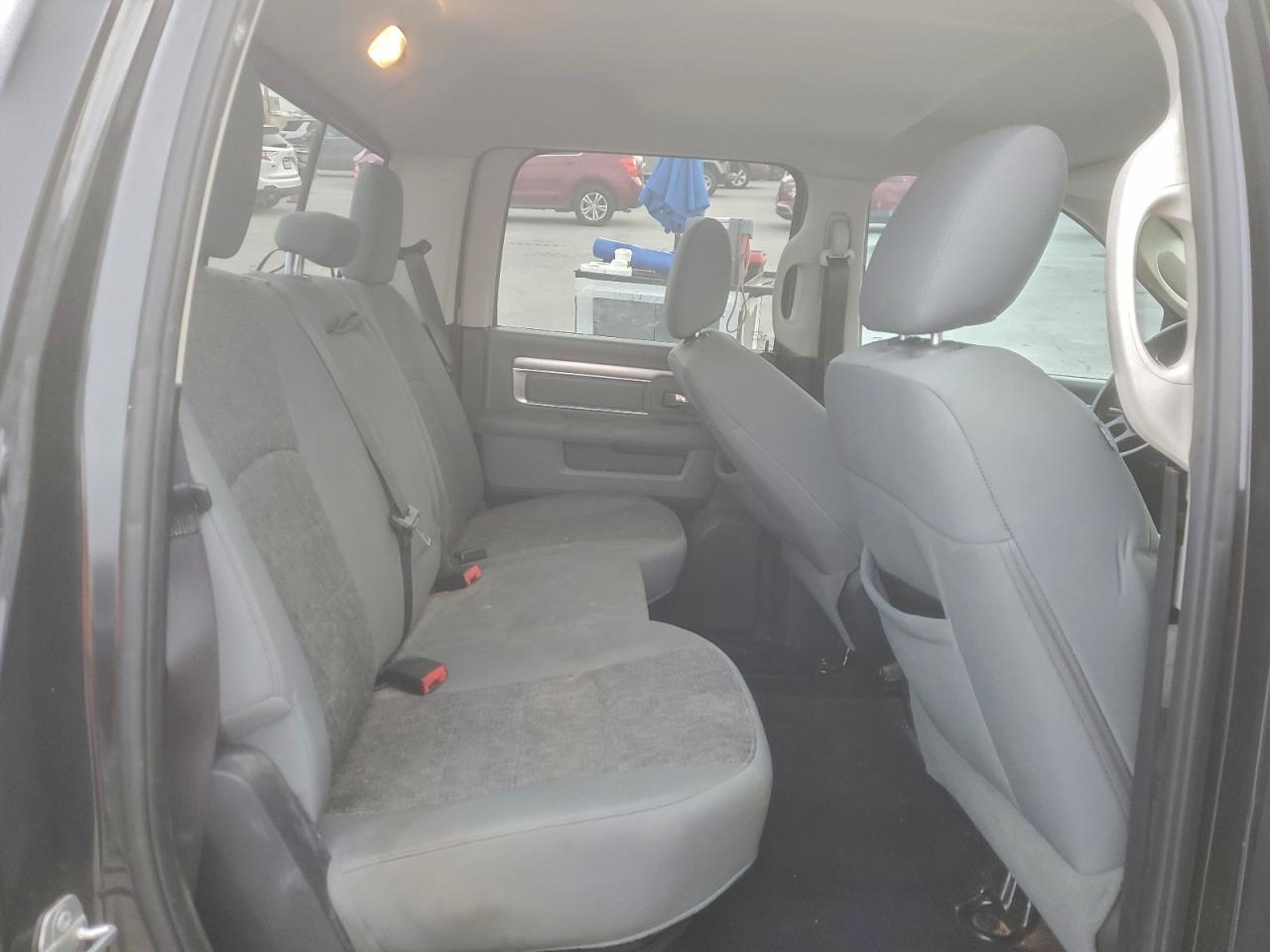 2016 RAM 1500 SLT photo 10