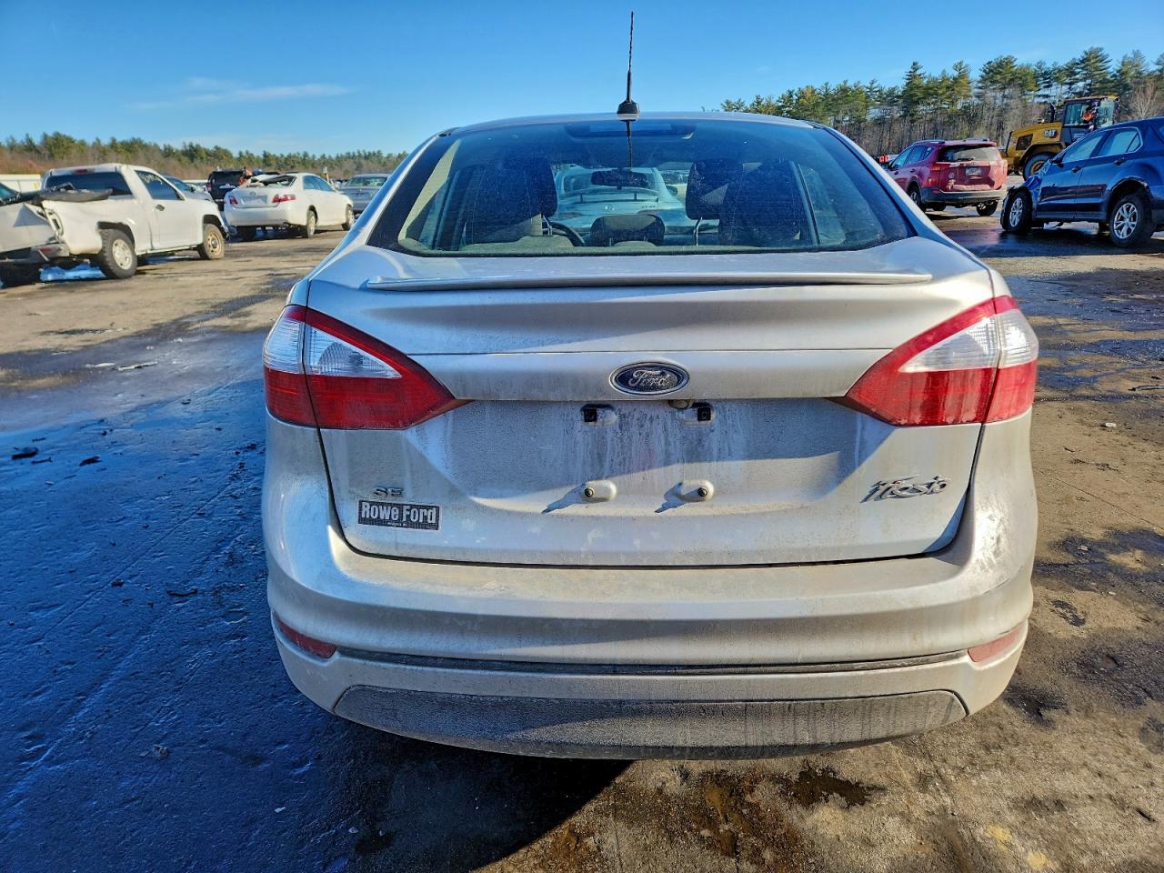 2019 FORD FIESTA SE photo 16