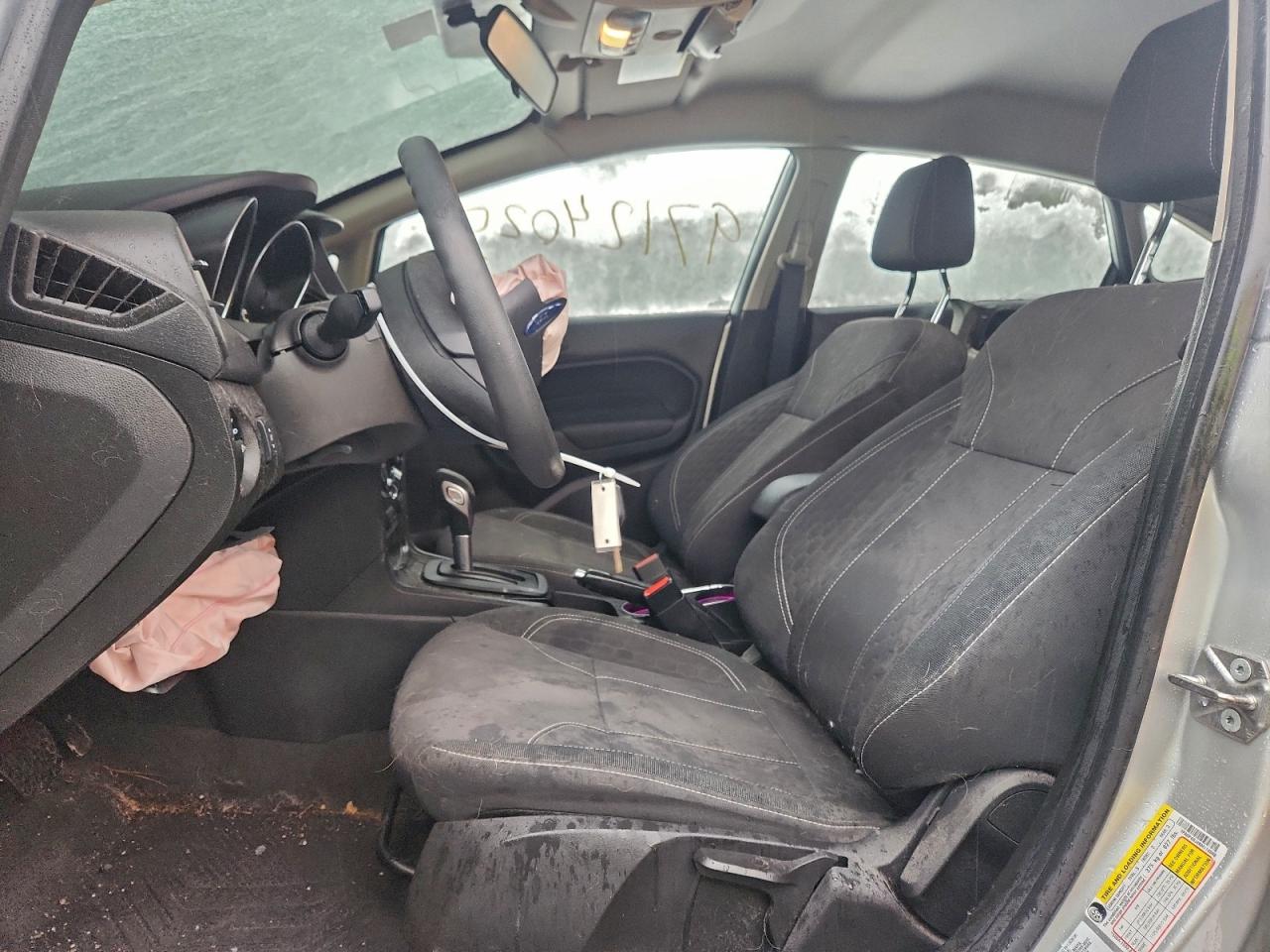 2019 FORD FIESTA SE photo 19