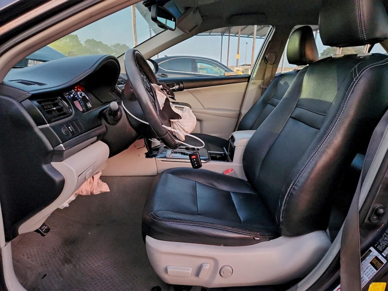 2014 TOYOTA CAMRY HYBRID photo 7