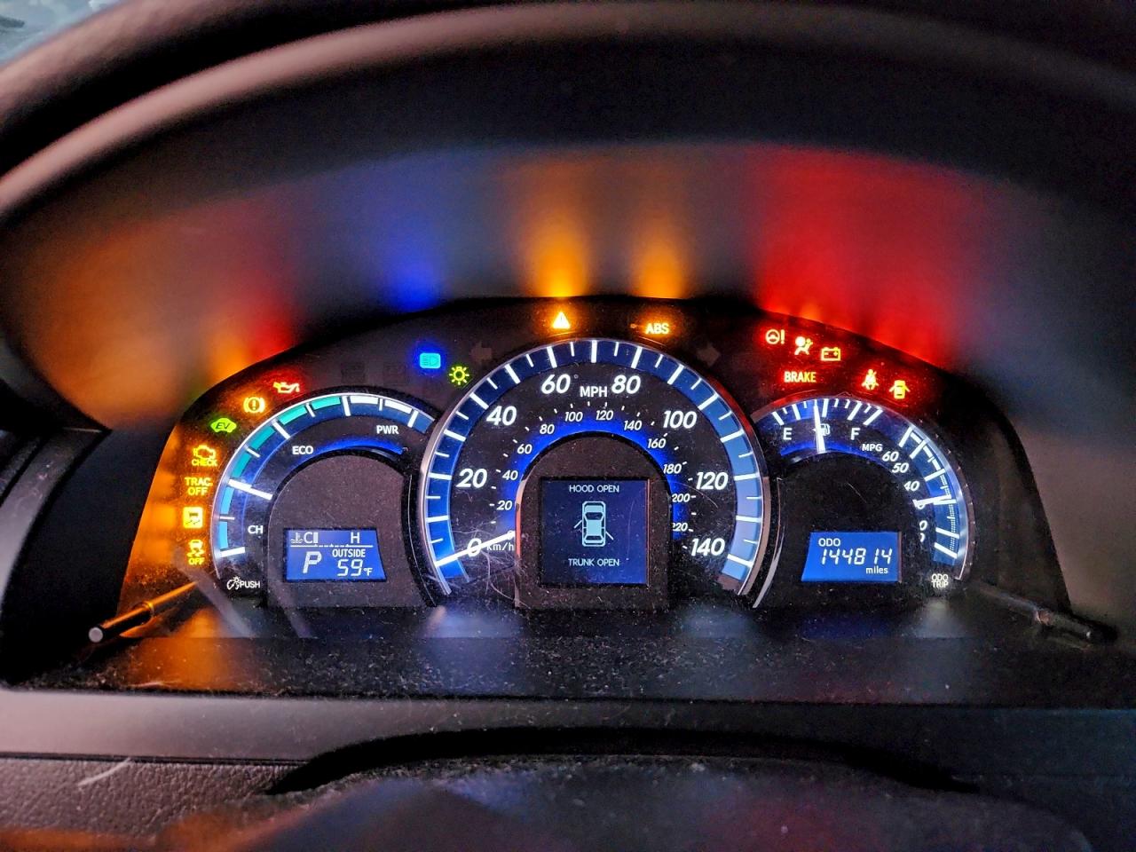 2014 TOYOTA CAMRY HYBRID photo 9