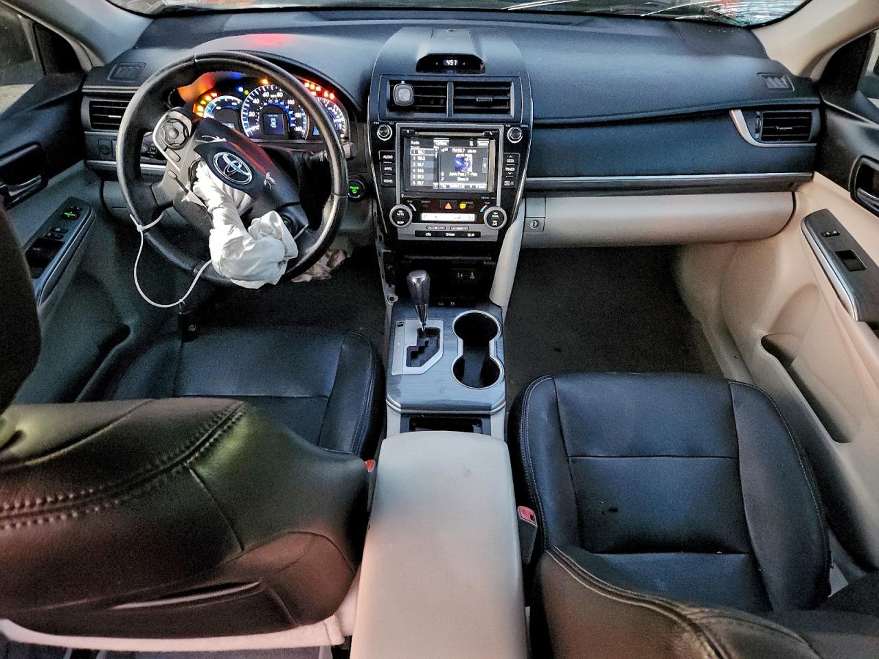 2014 TOYOTA CAMRY HYBRID photo 8