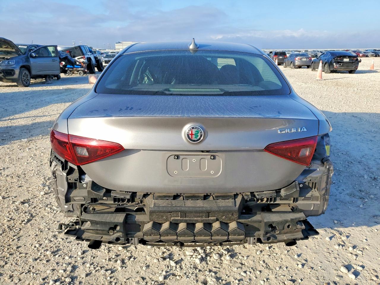 2019 ALFA ROMEO GIULIA TI photo 6