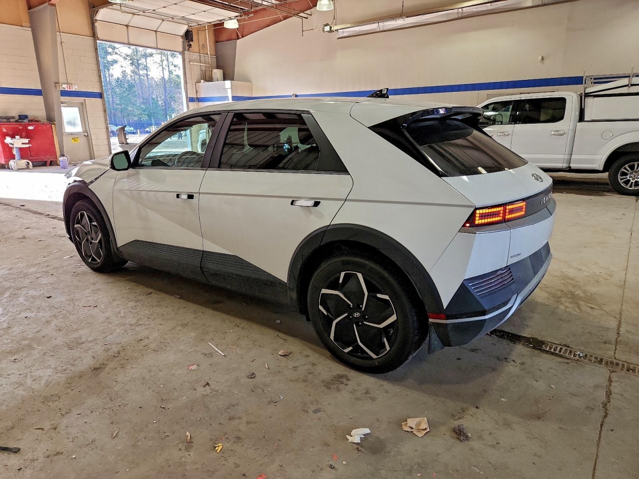 2023 HYUNDAI IONIQ 5 SEL photo 4