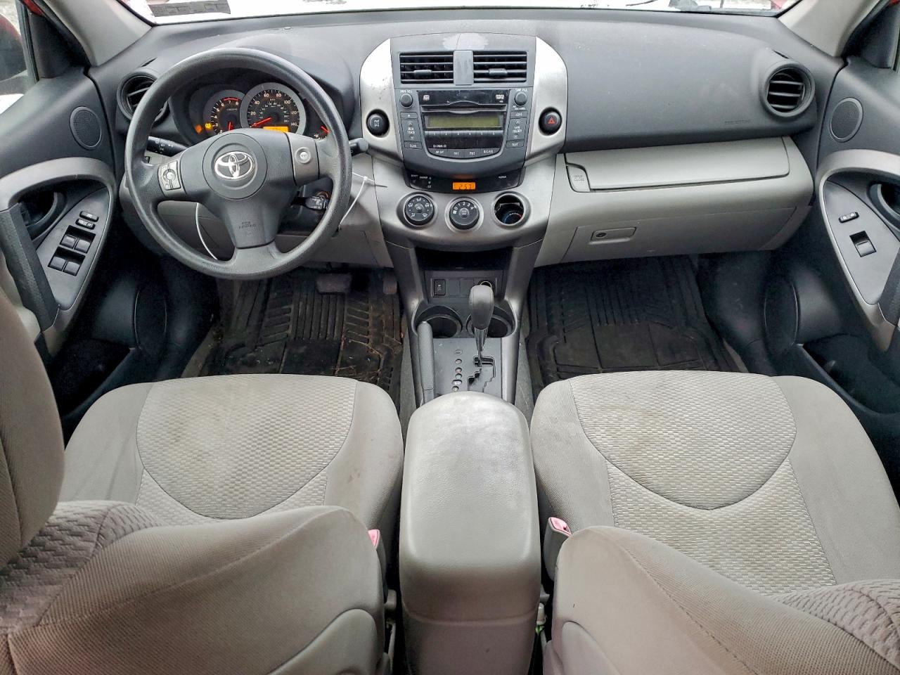 2011 TOYOTA RAV4 photo 8