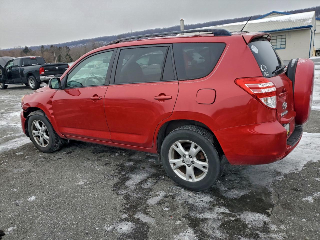 2011 TOYOTA RAV4 photo 2