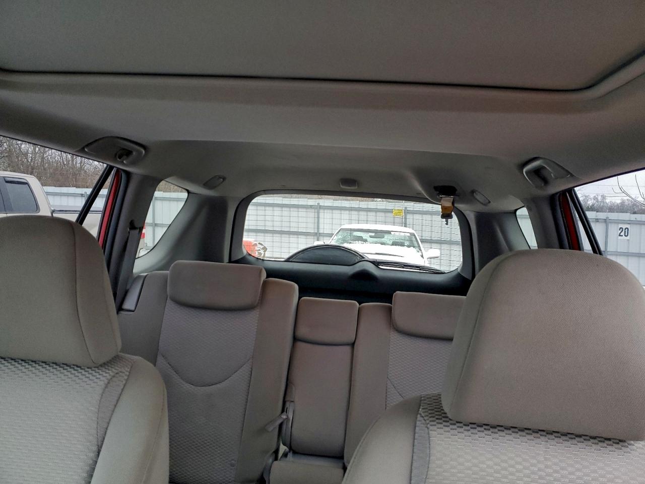 2011 TOYOTA RAV4 photo 10