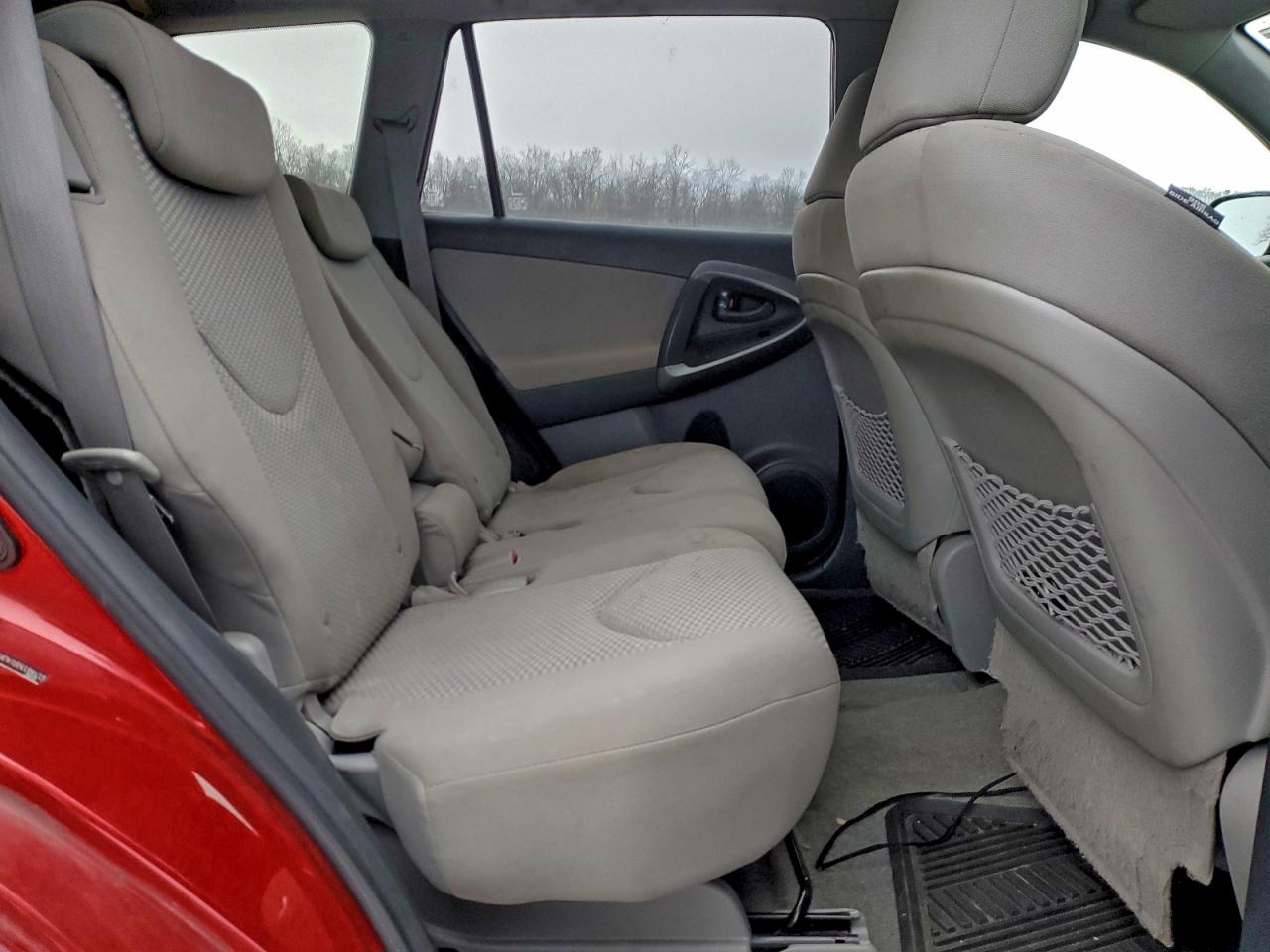 2011 TOYOTA RAV4 photo 11