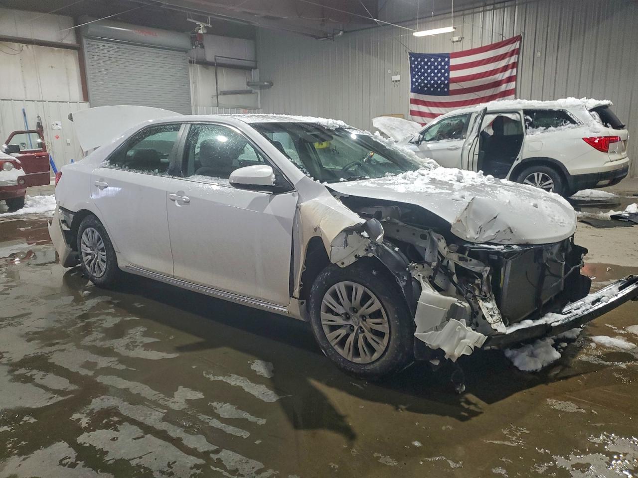 2013 TOYOTA CAMRY L photo 4