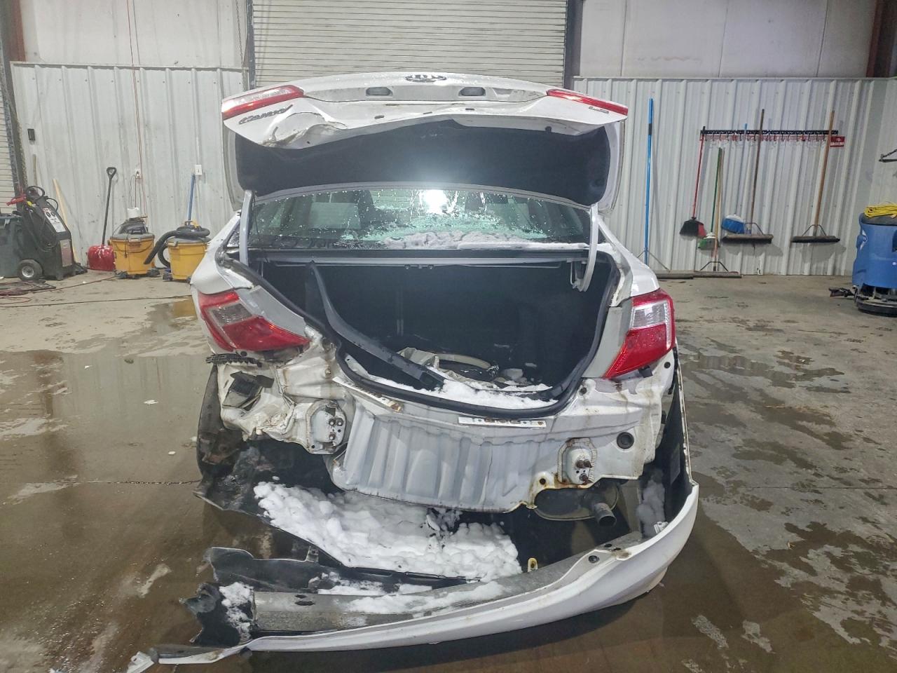 2013 TOYOTA CAMRY L photo 6