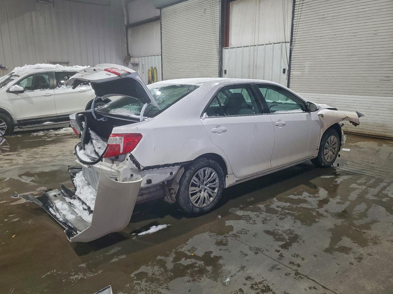 2013 TOYOTA CAMRY L photo 3