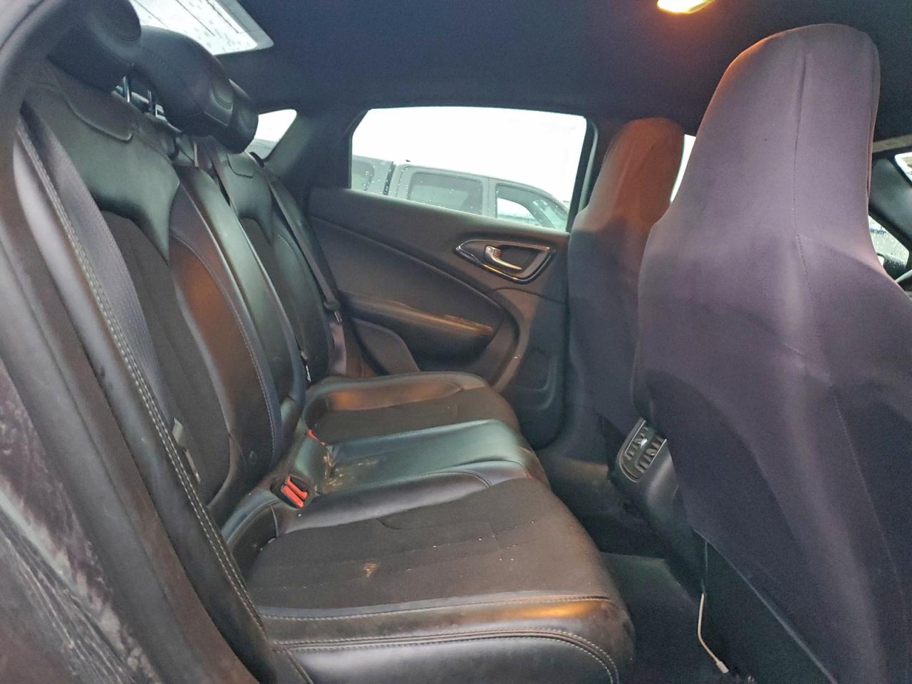 2016 CHRYSLER 200 S photo 10