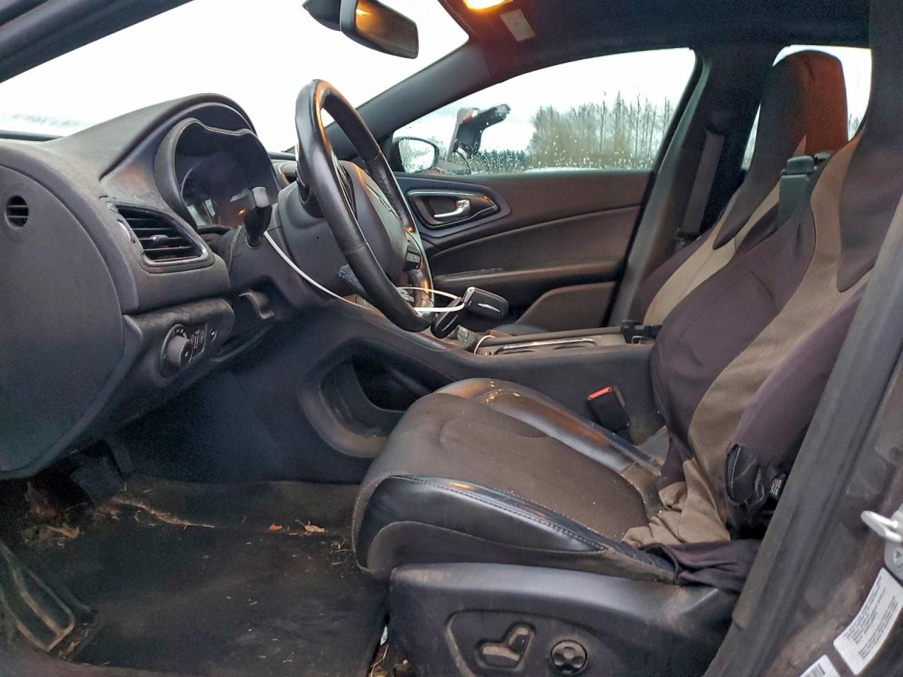 2016 CHRYSLER 200 S photo 7