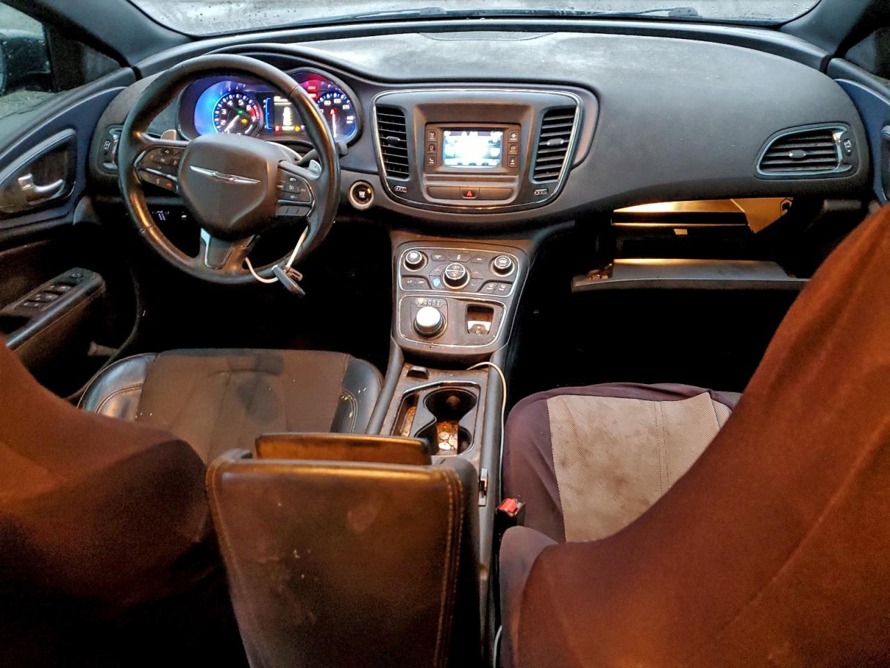 2016 CHRYSLER 200 S photo 8
