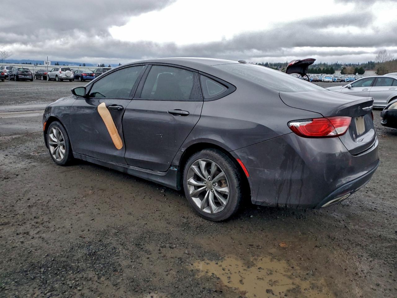 2016 CHRYSLER 200 S photo 2
