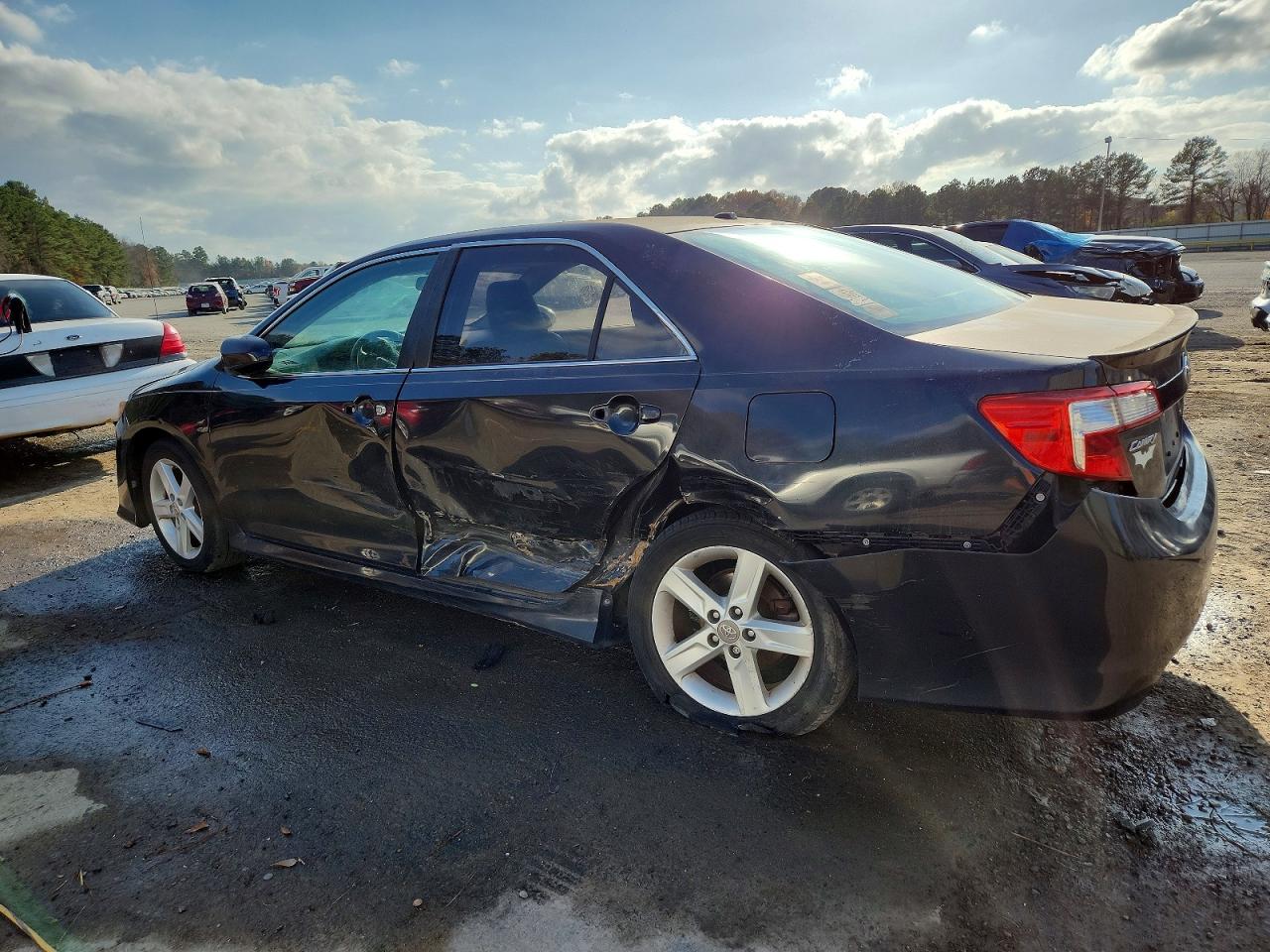 2012 TOYOTA CAMRY BASE photo 2