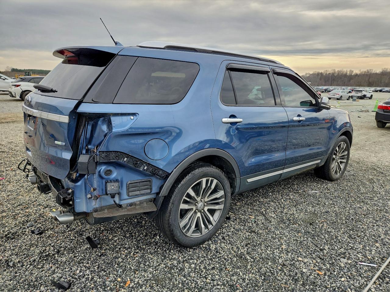 2018 FORD EXPLORER PLATINUM photo 3