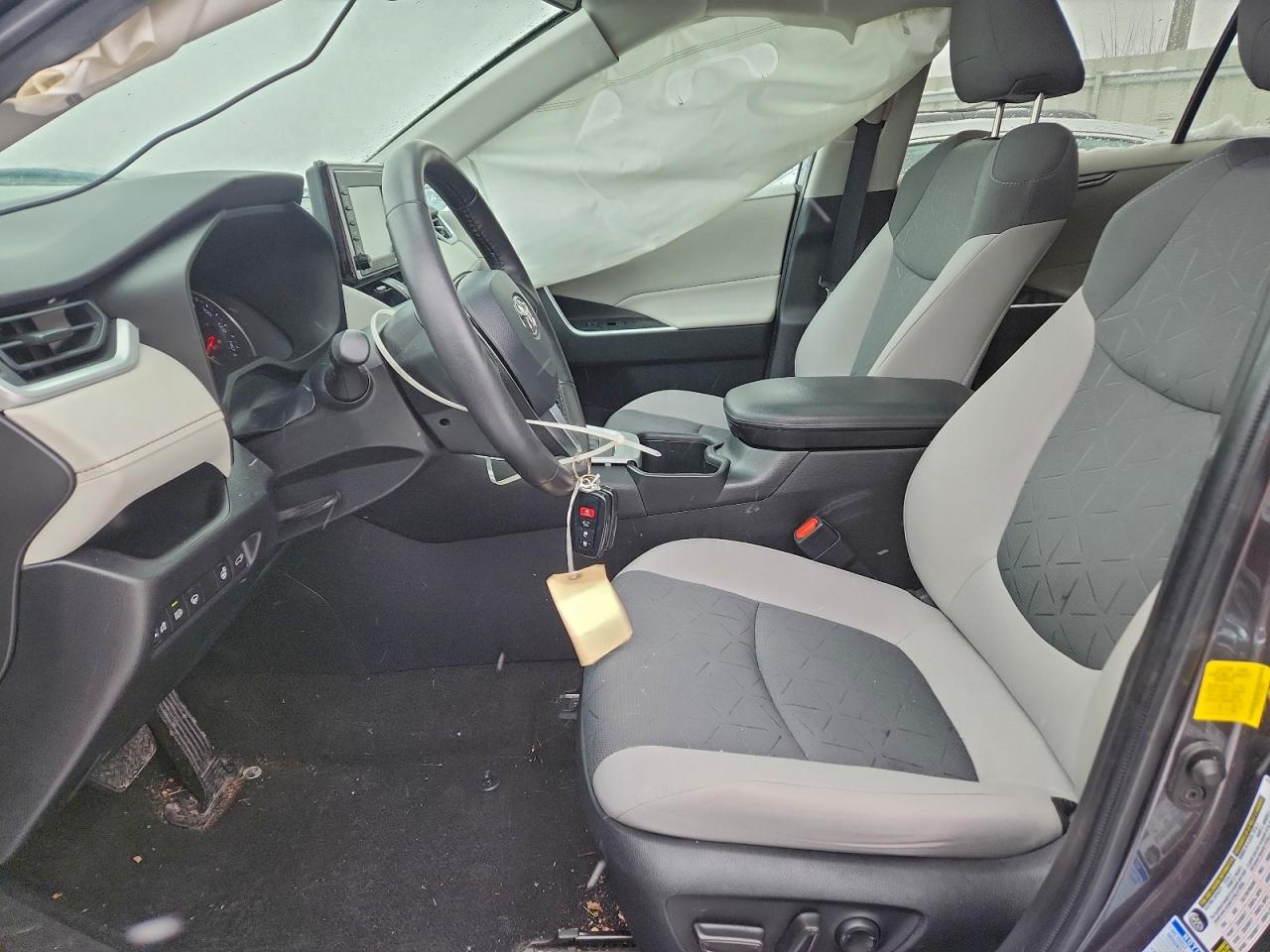 2022 TOYOTA RAV4 XLE photo 13