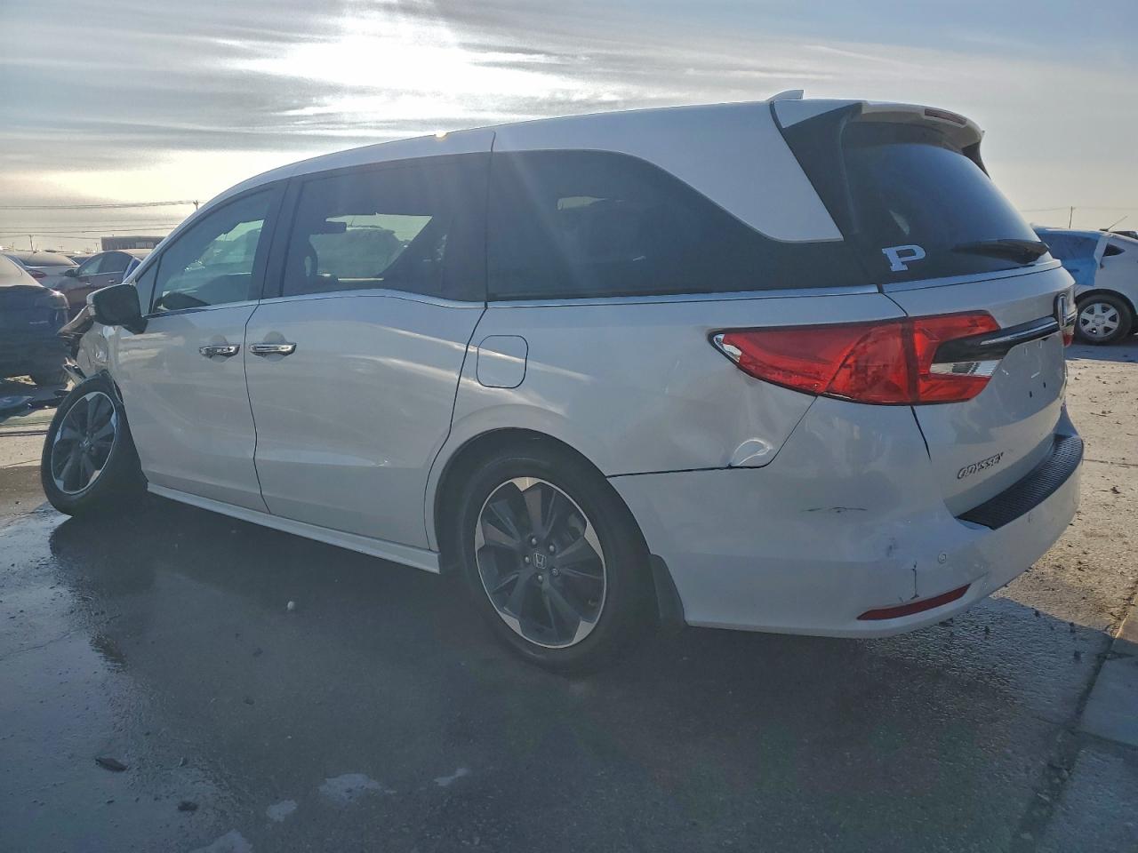 2023 HONDA ODYSSEY ELITE photo 2