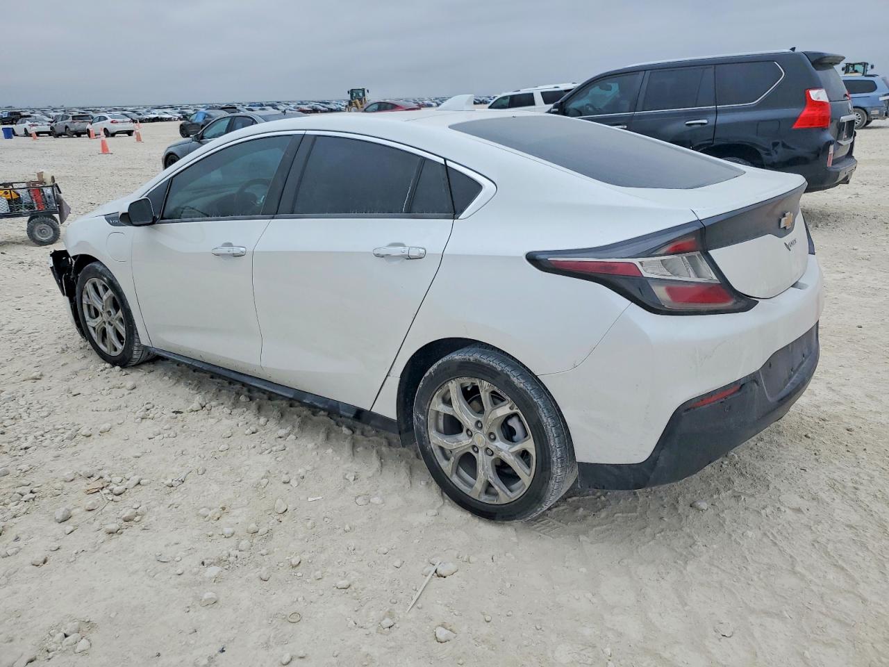 2017 CHEVROLET VOLT PREMIER photo 2