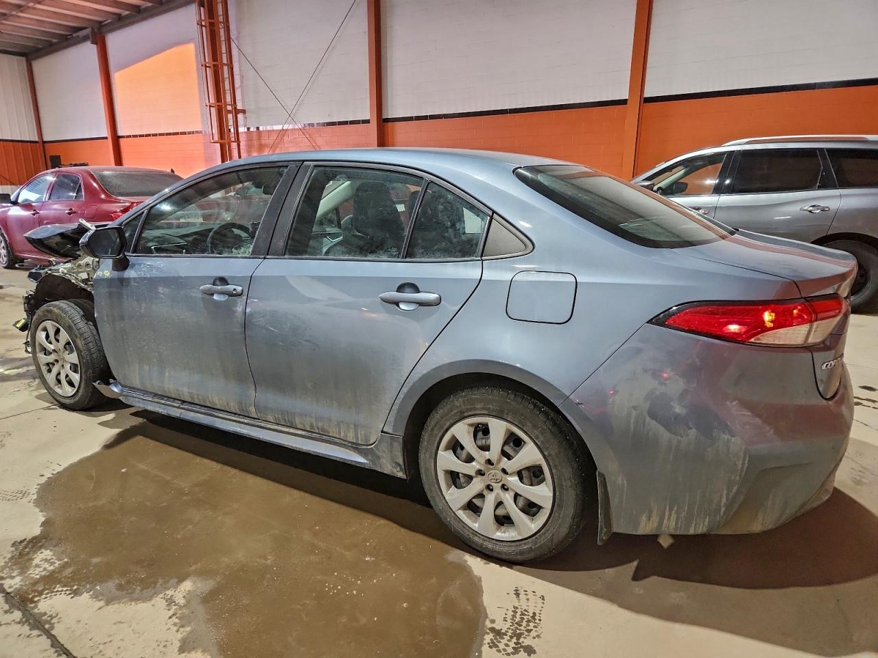 2022 TOYOTA COROLLA LE photo 2