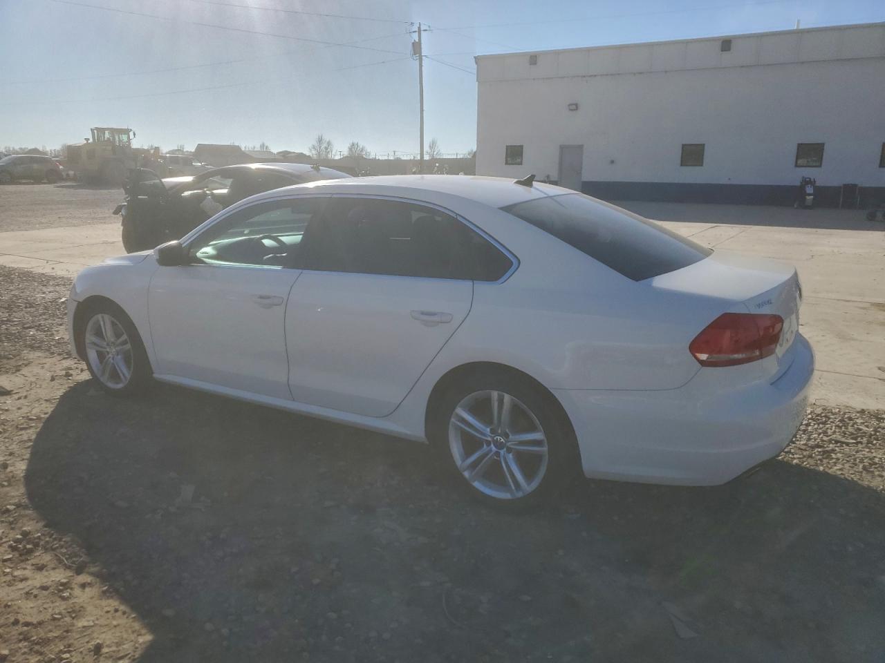 2014 VOLKSWAGEN PASSAT SE photo 3