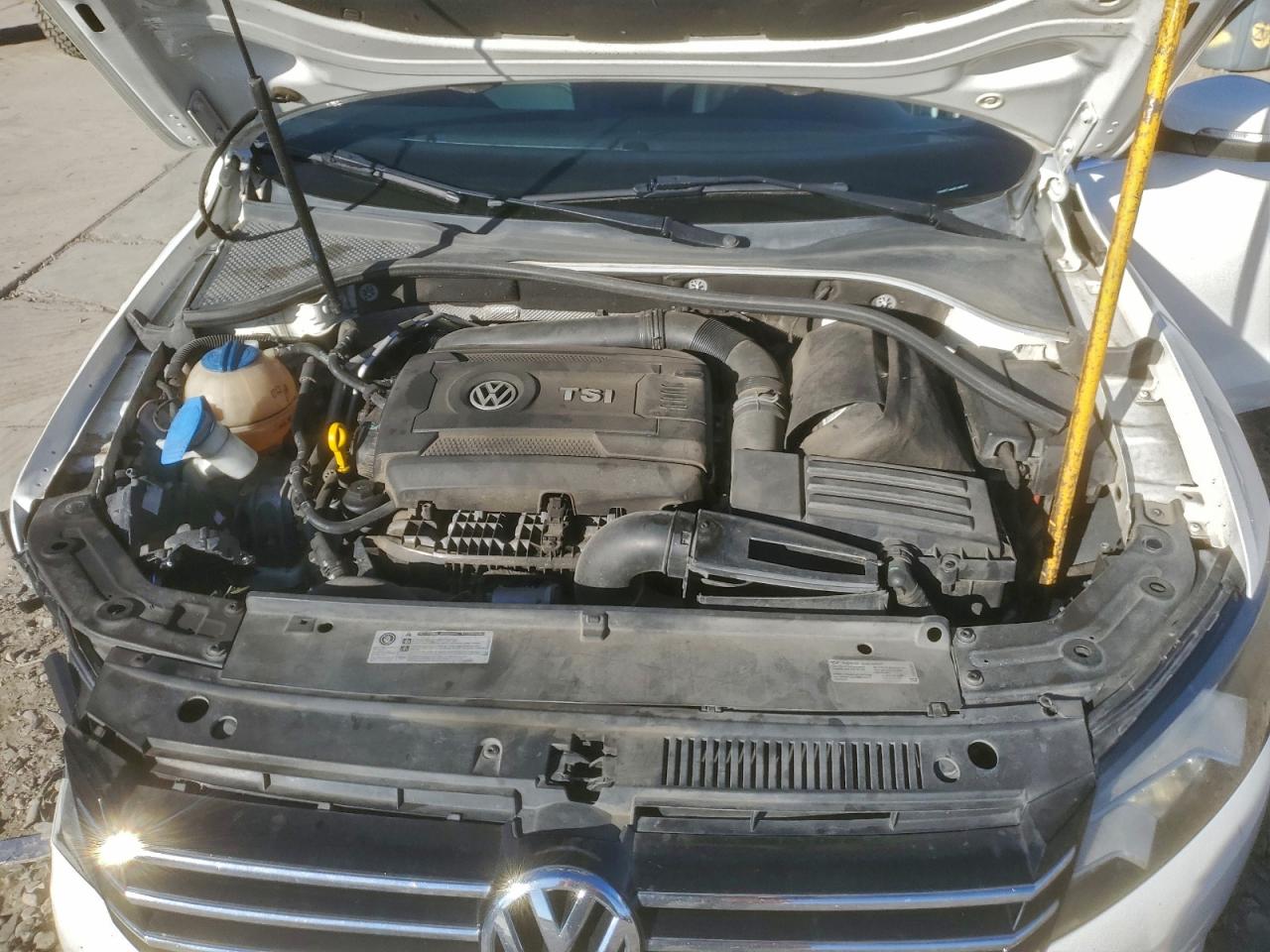 2014 VOLKSWAGEN PASSAT SE photo 21