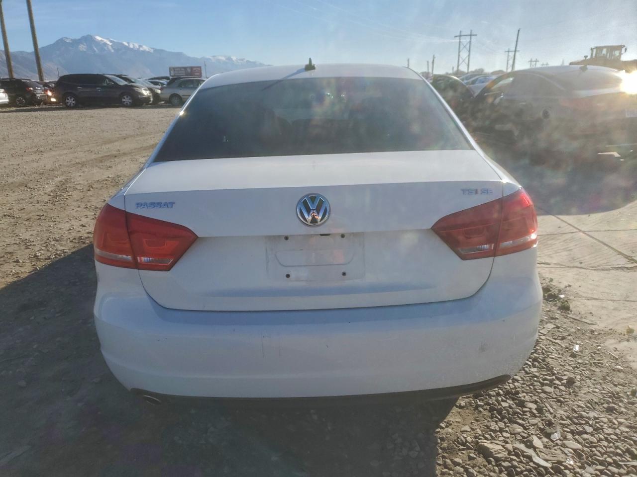 2014 VOLKSWAGEN PASSAT SE photo 11