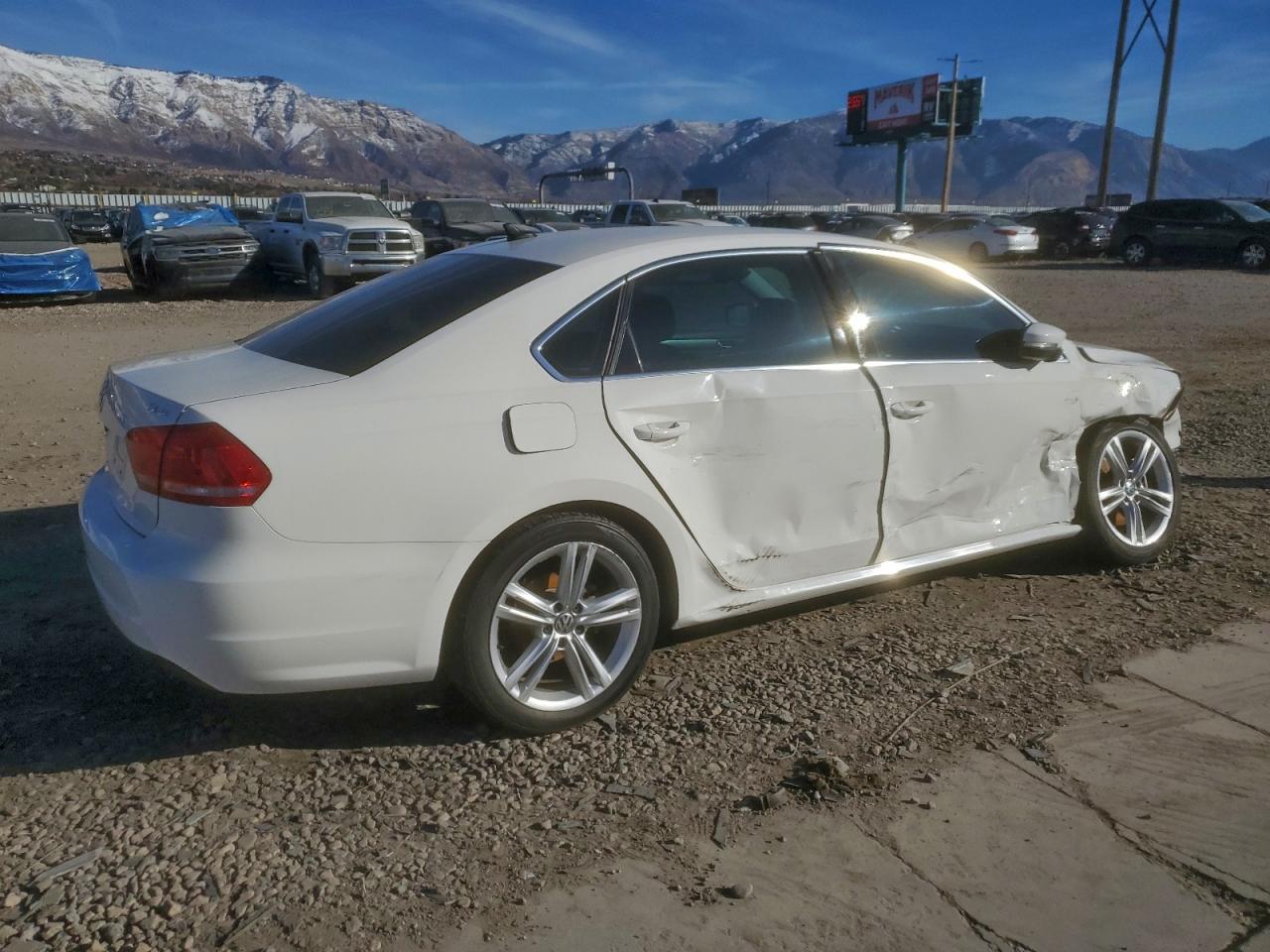 2014 VOLKSWAGEN PASSAT SE photo 5