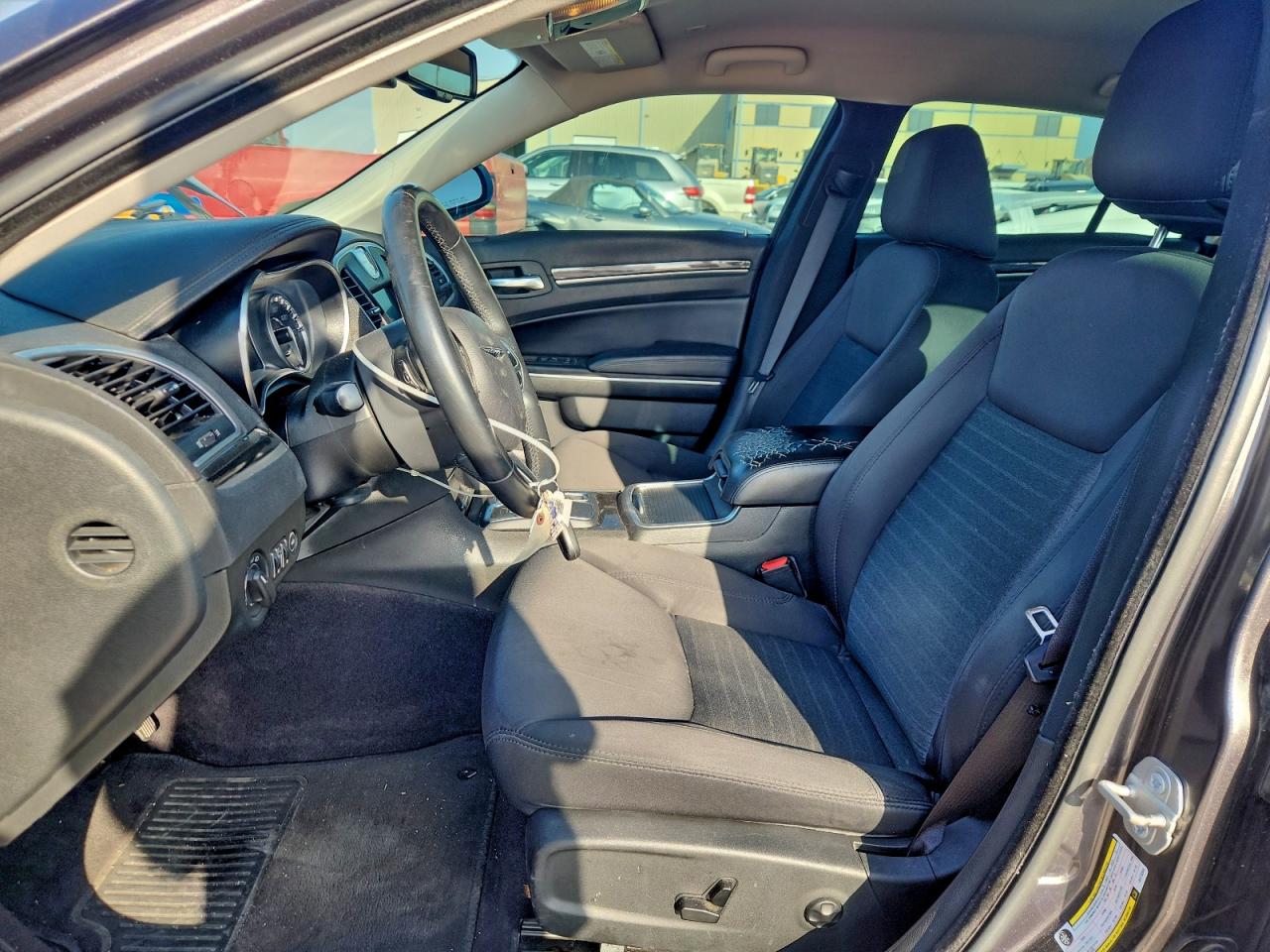 2018 CHRYSLER 300 TOURING photo 13