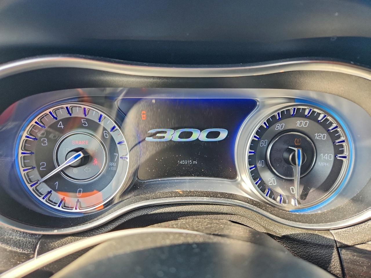 2018 CHRYSLER 300 TOURING photo 17