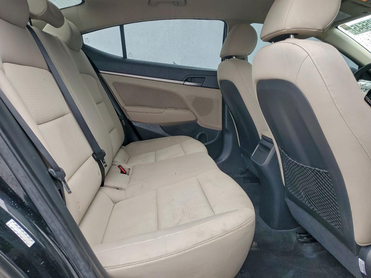 2017 HYUNDAI ELANTRA SE photo 28