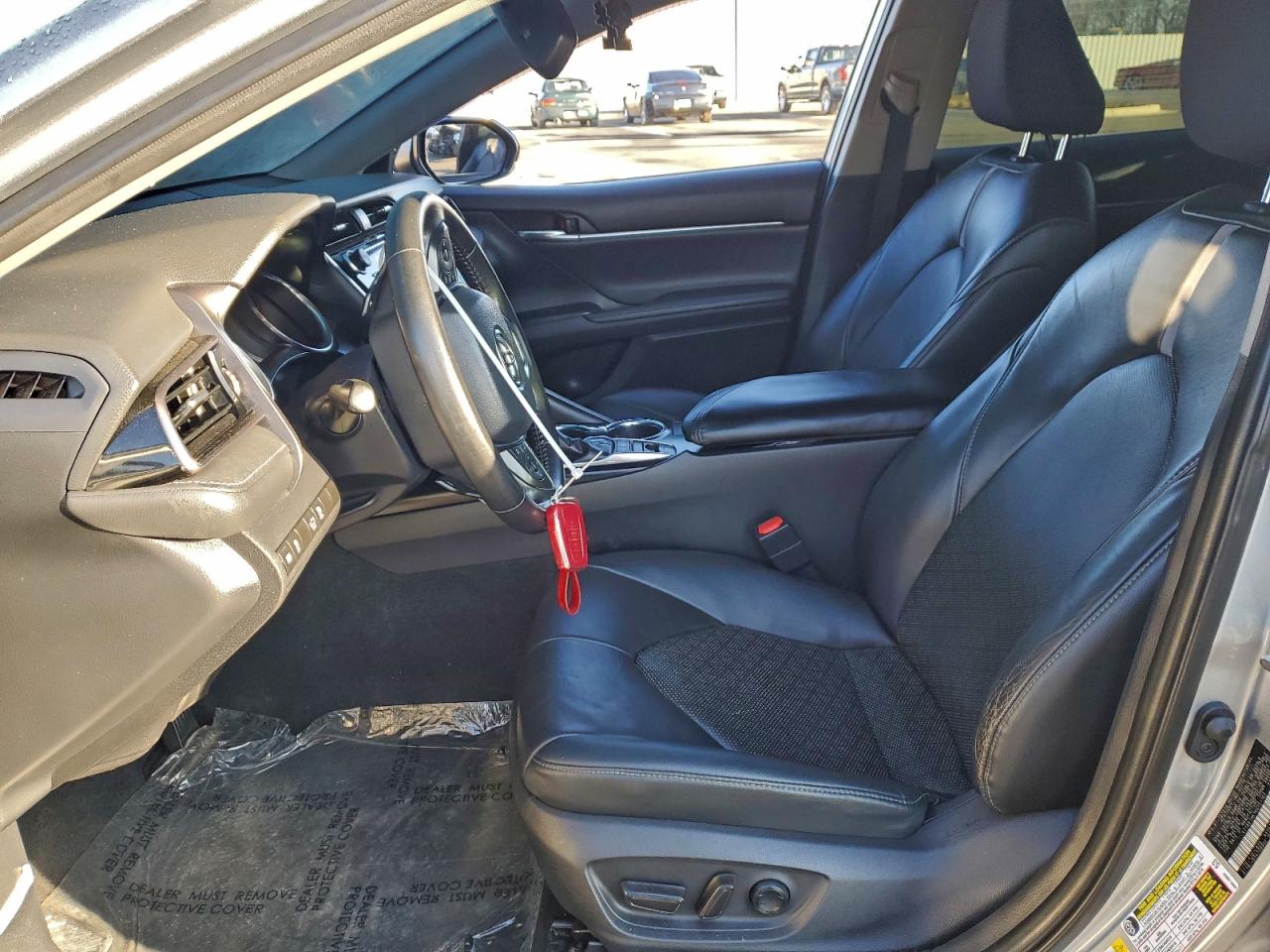 2019 TOYOTA CAMRY XSE photo 7