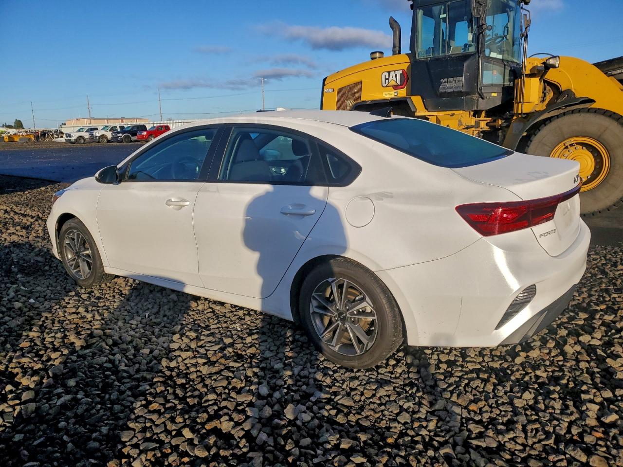 2023 KIA FORTE LX photo 3