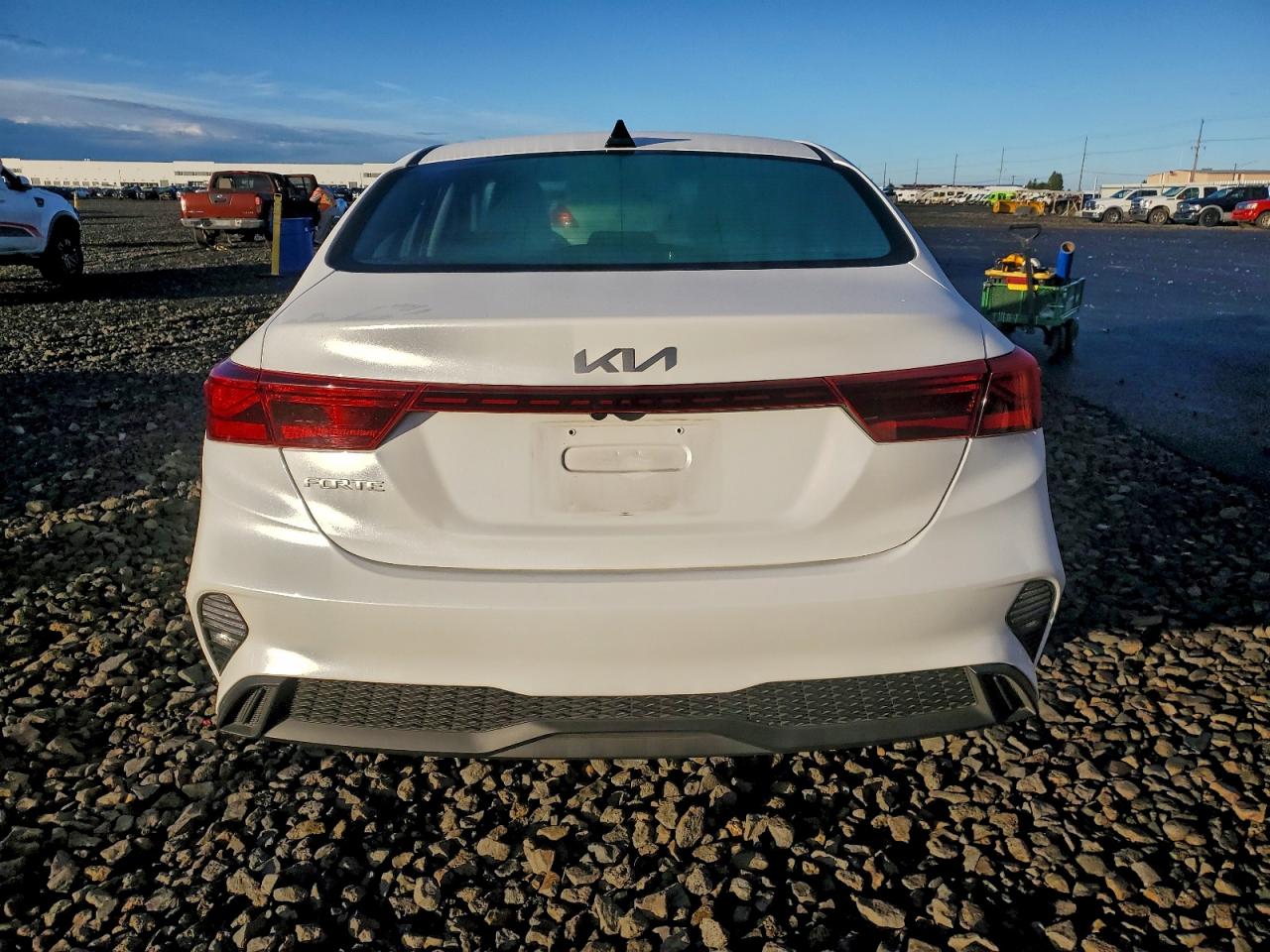 2023 KIA FORTE LX photo 11