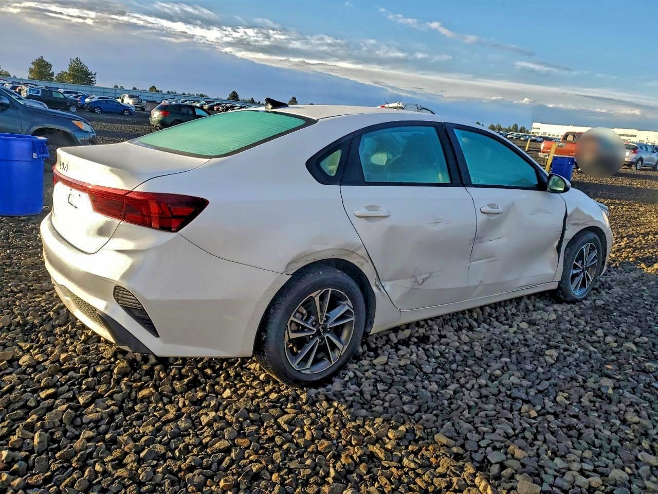 2023 KIA FORTE LX photo 5