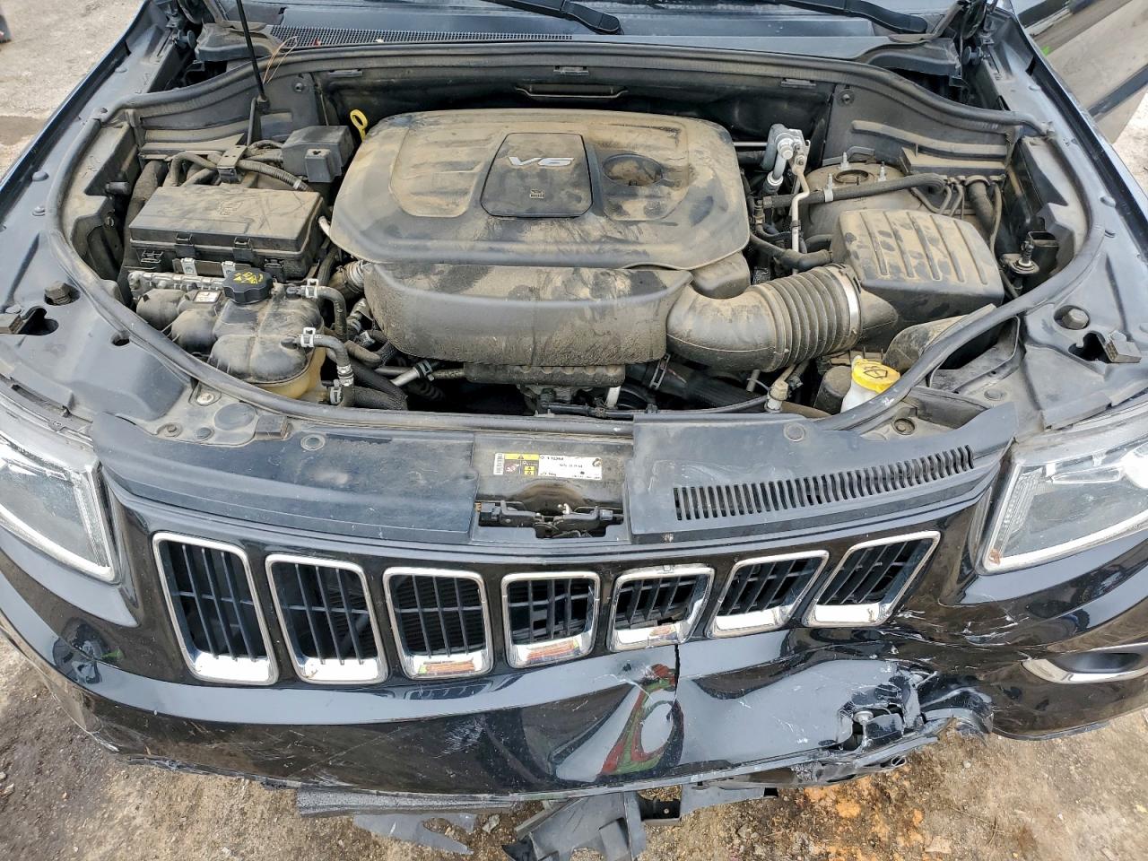 2016 JEEP GRAND CHEROKEE LAREDO photo 23