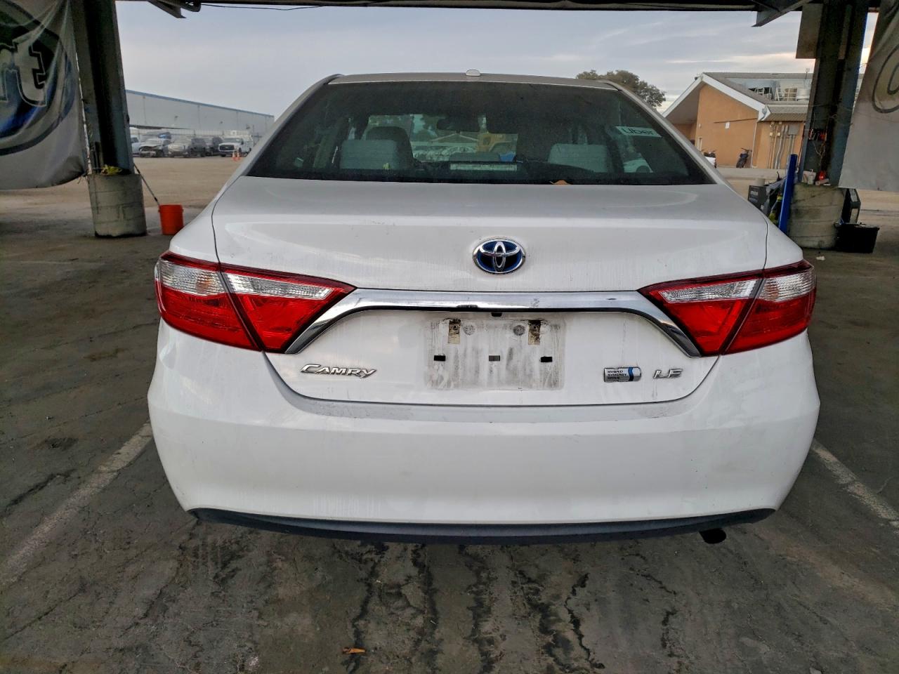 2015 TOYOTA CAMRY HYBRID photo 11