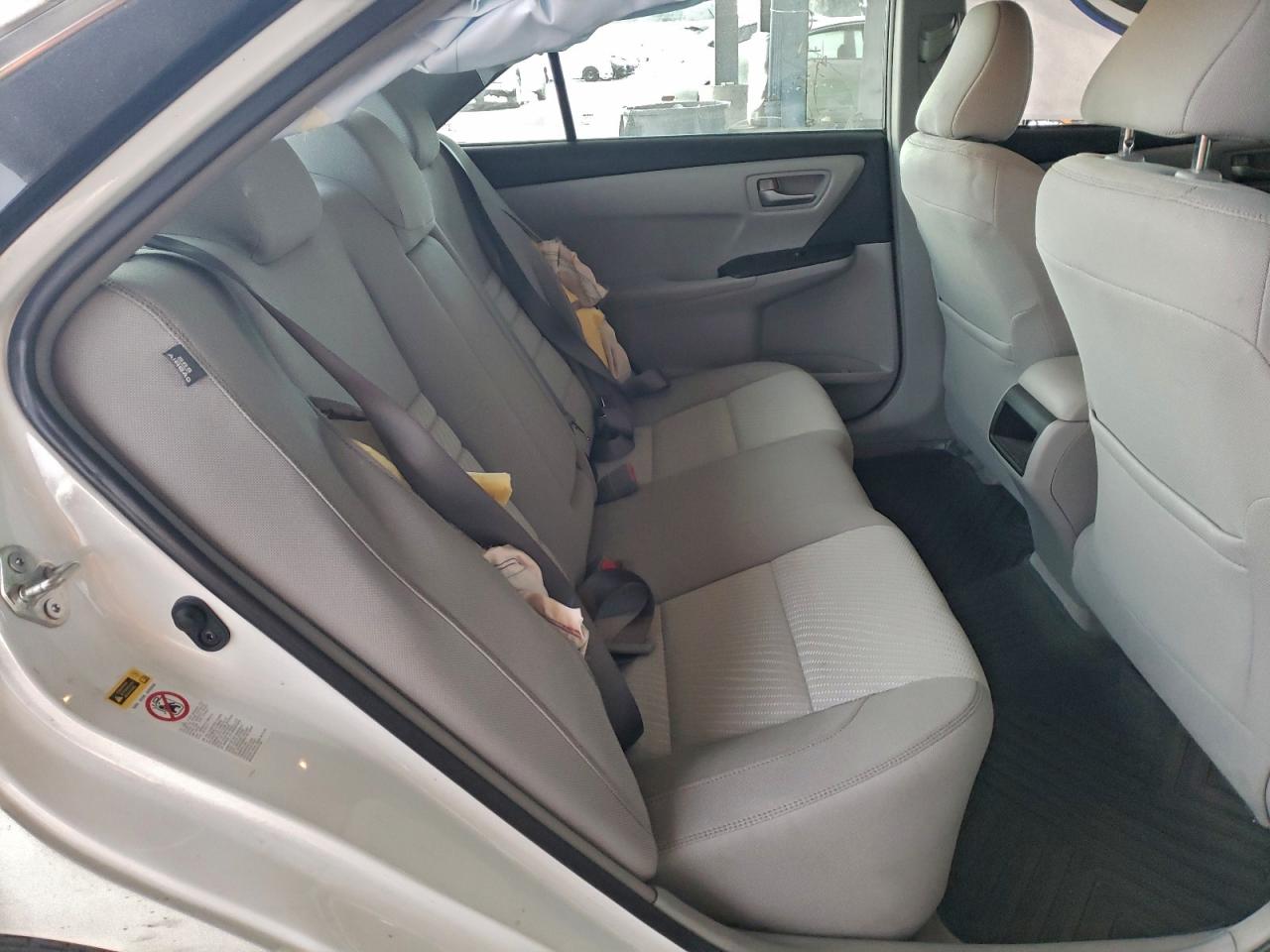 2015 TOYOTA CAMRY HYBRID photo 19