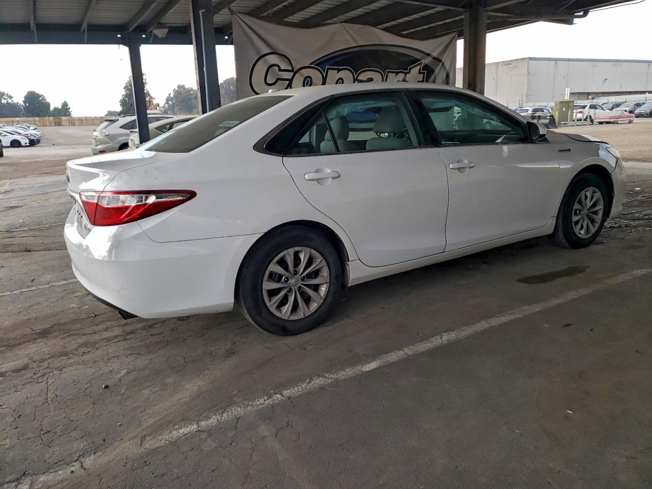 2015 TOYOTA CAMRY HYBRID photo 5